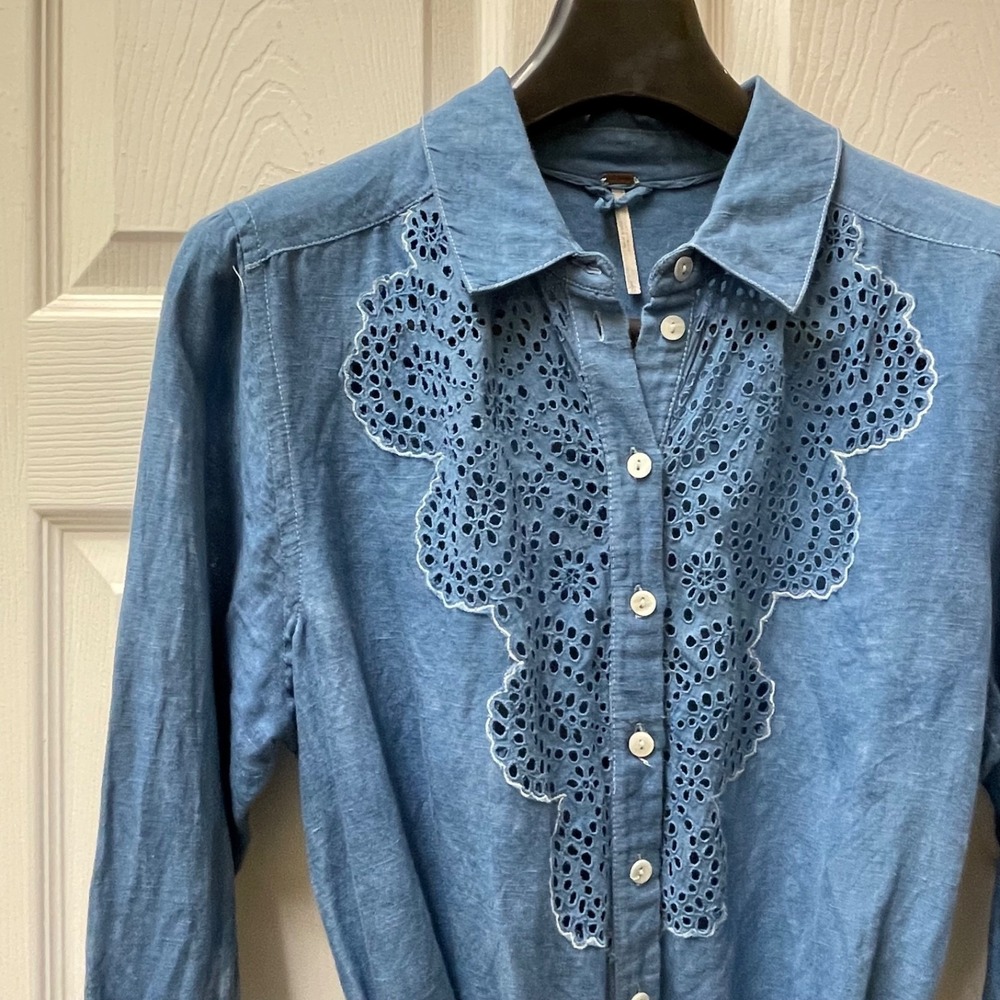 Free People Sz L Chambray Romantic Eyelet Button Front Shirt Dress with Tie